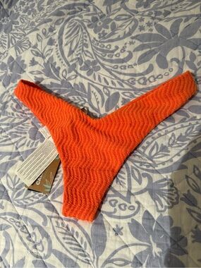 Calzedonia woman’s tiny  Orange Textured Bikini Bottom  size S never worn